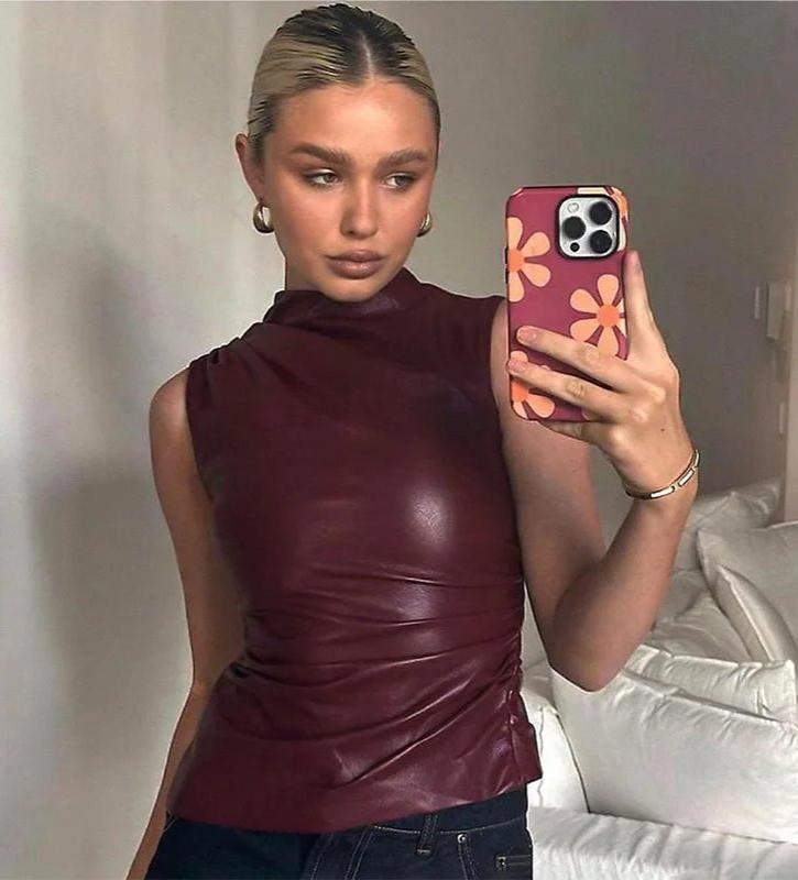 Sophie - Burgundy Top